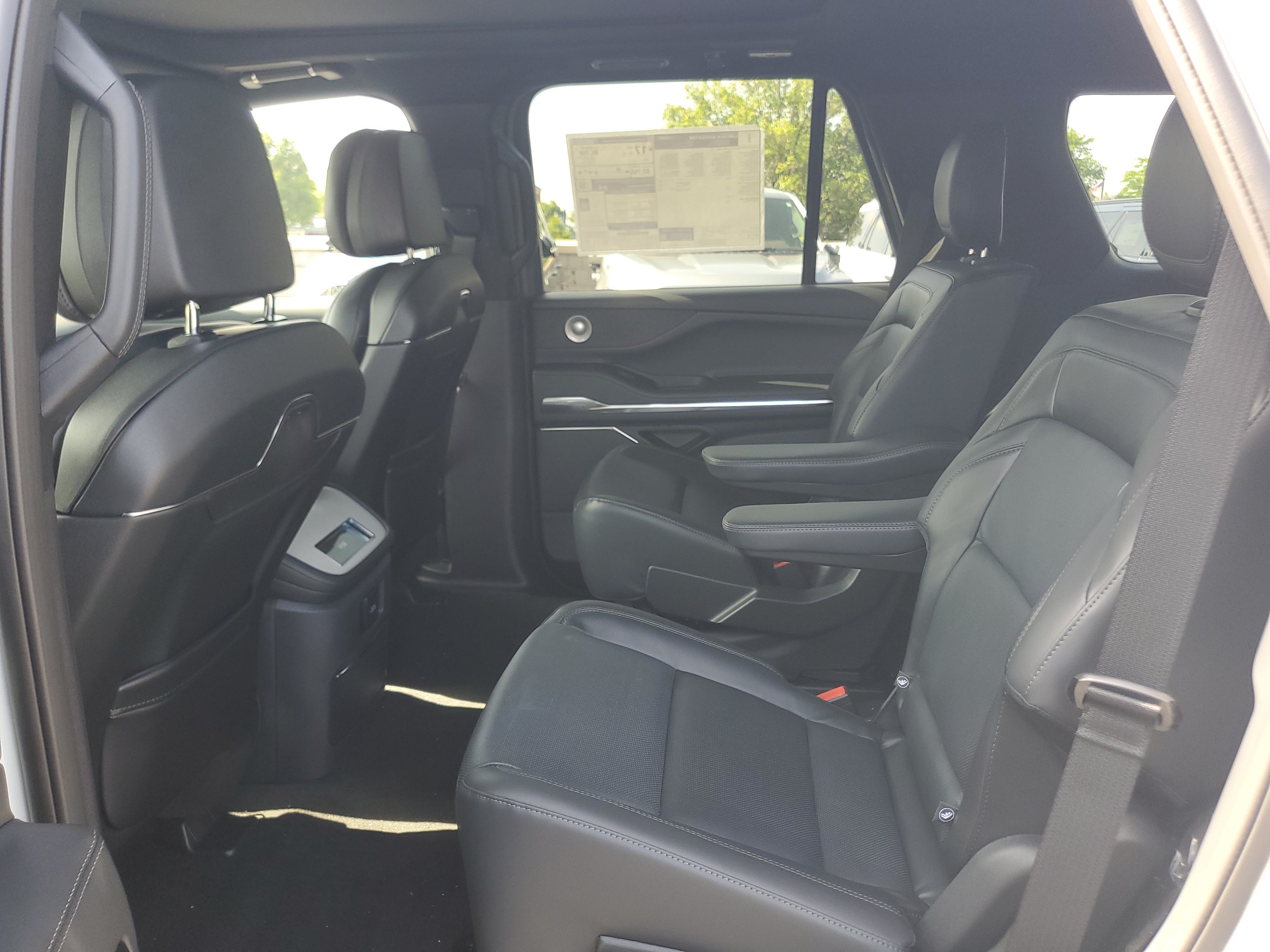 New 2027 Lincoln Navigator Reserve w/ Jet Appearance Package AWD/4WD image 27