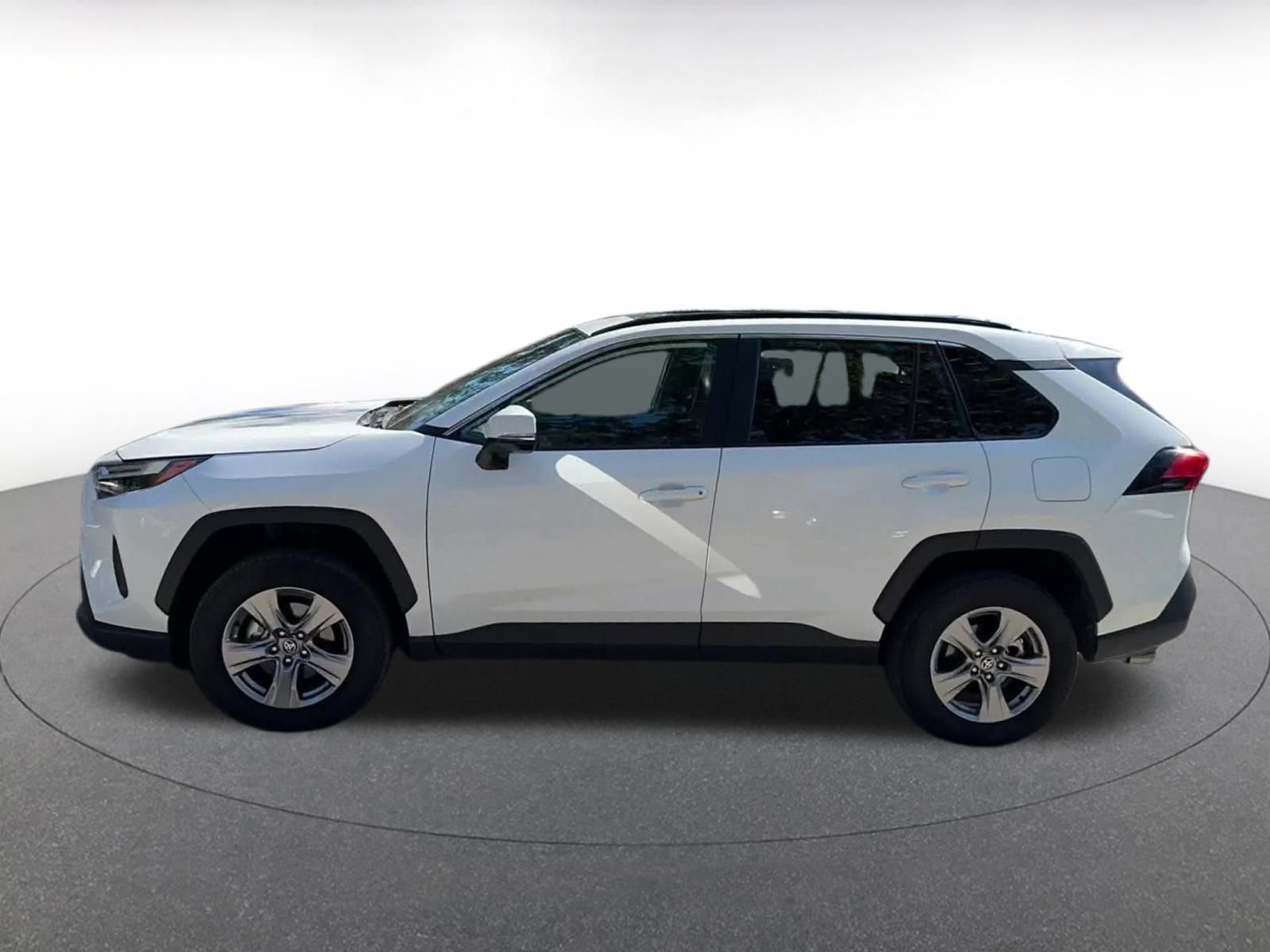 Used 2025 Toyota RAV4 XLE image 9