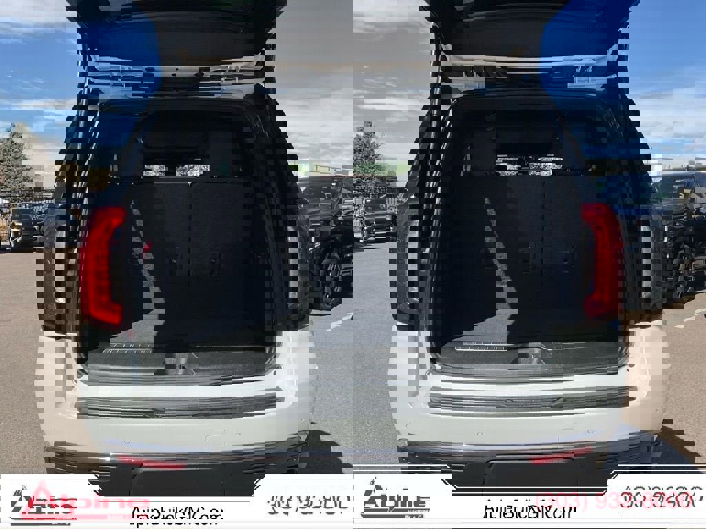 Used 2023 GMC Yukon Denali Ultimate image 20