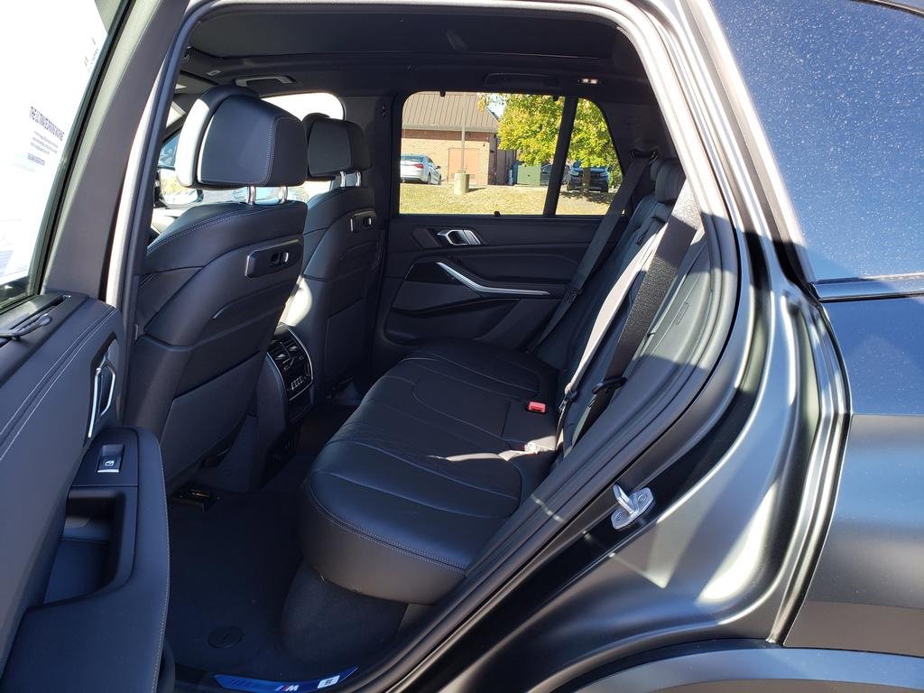 New 2026 BMW X5 M60i w/ Executive Package image 7