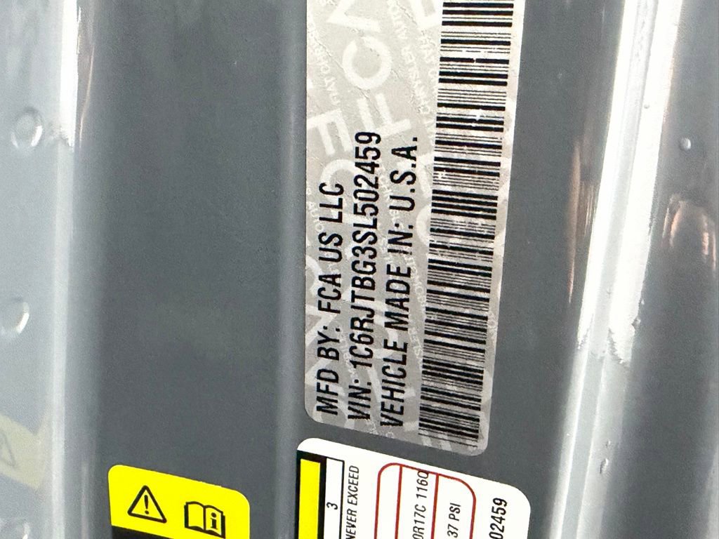 Used 2025 Jeep Gladiator Rubicon image 35