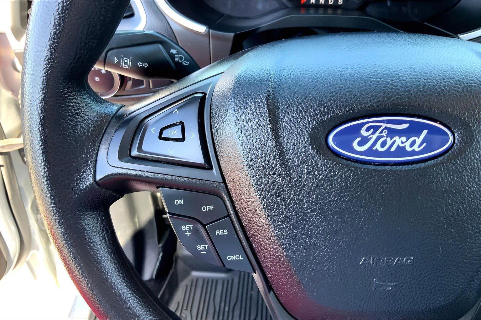 Used 2021 Ford Edge SE FWD image 19