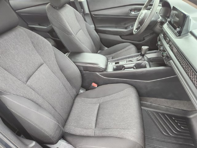 Used 2023 Honda Accord EX image 12