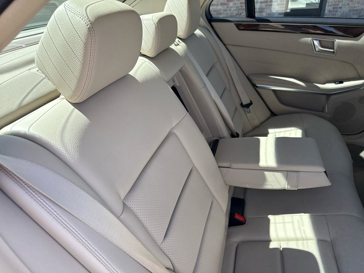 Used 2014 Mercedes-Benz E 250 BlueTEC 4MATIC Sedan image 49