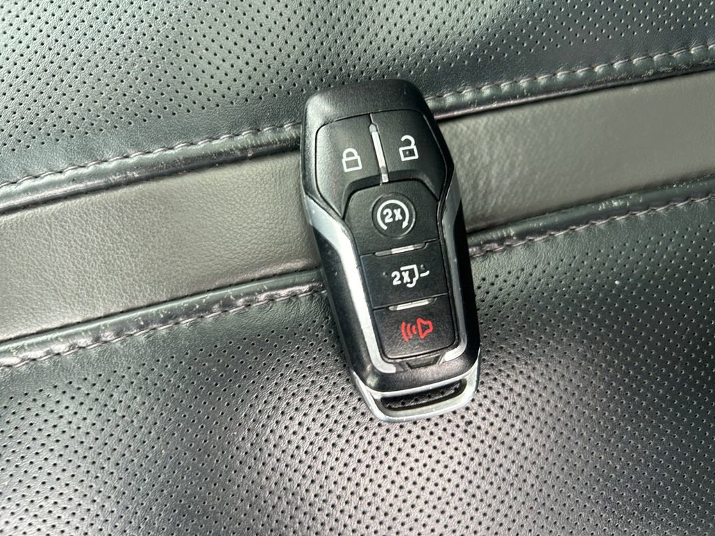 Used 2016 Ford F150 Platinum w/ Equipment Group 701A Luxury image 33