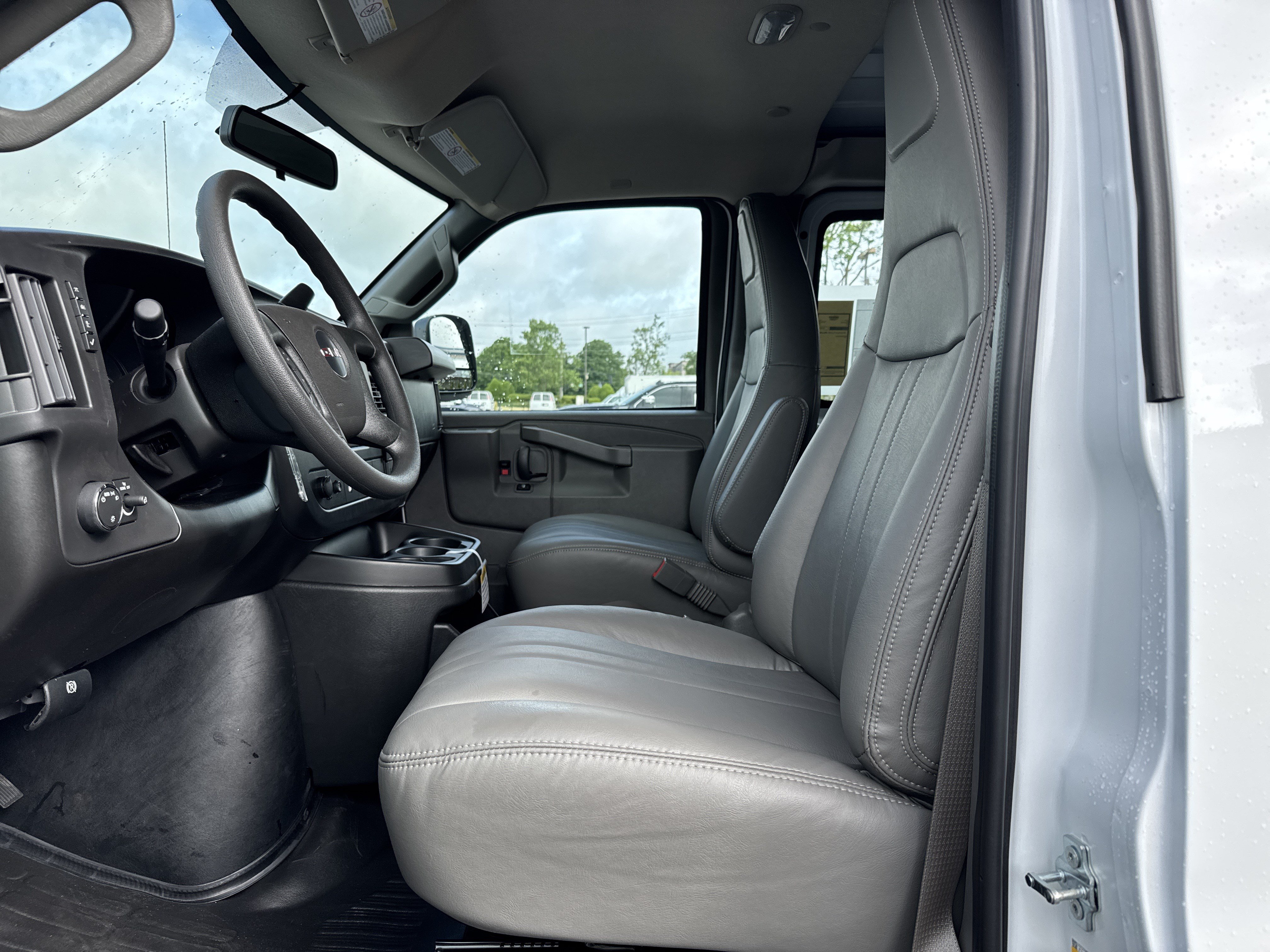 New 2026 GMC Savana 3500 Extended w/ Driver Convenience Package RWD image 17