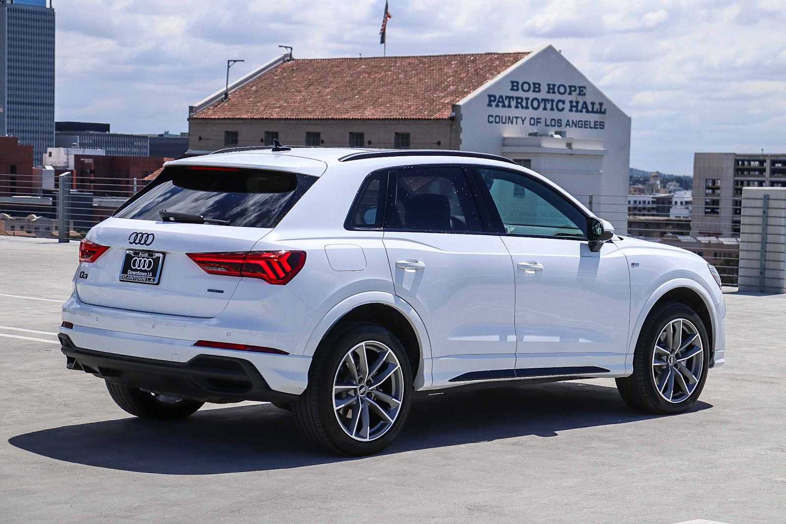 Used 2025 Audi Q3 2.0T Premium w/ Convenience Package AWD/4WD image 4