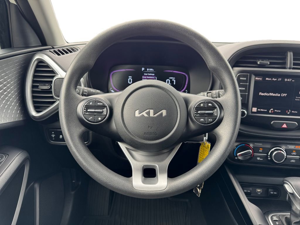 Used 2023 Kia Soul LX FWD image 12