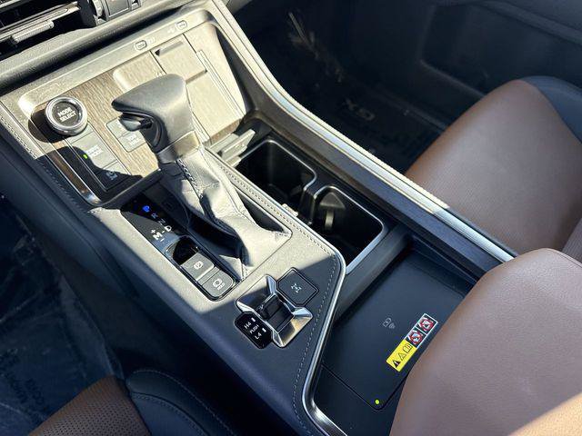 Certified 2025 Lexus GX 550 w/ Cold Area Package AWD/4WD image 21