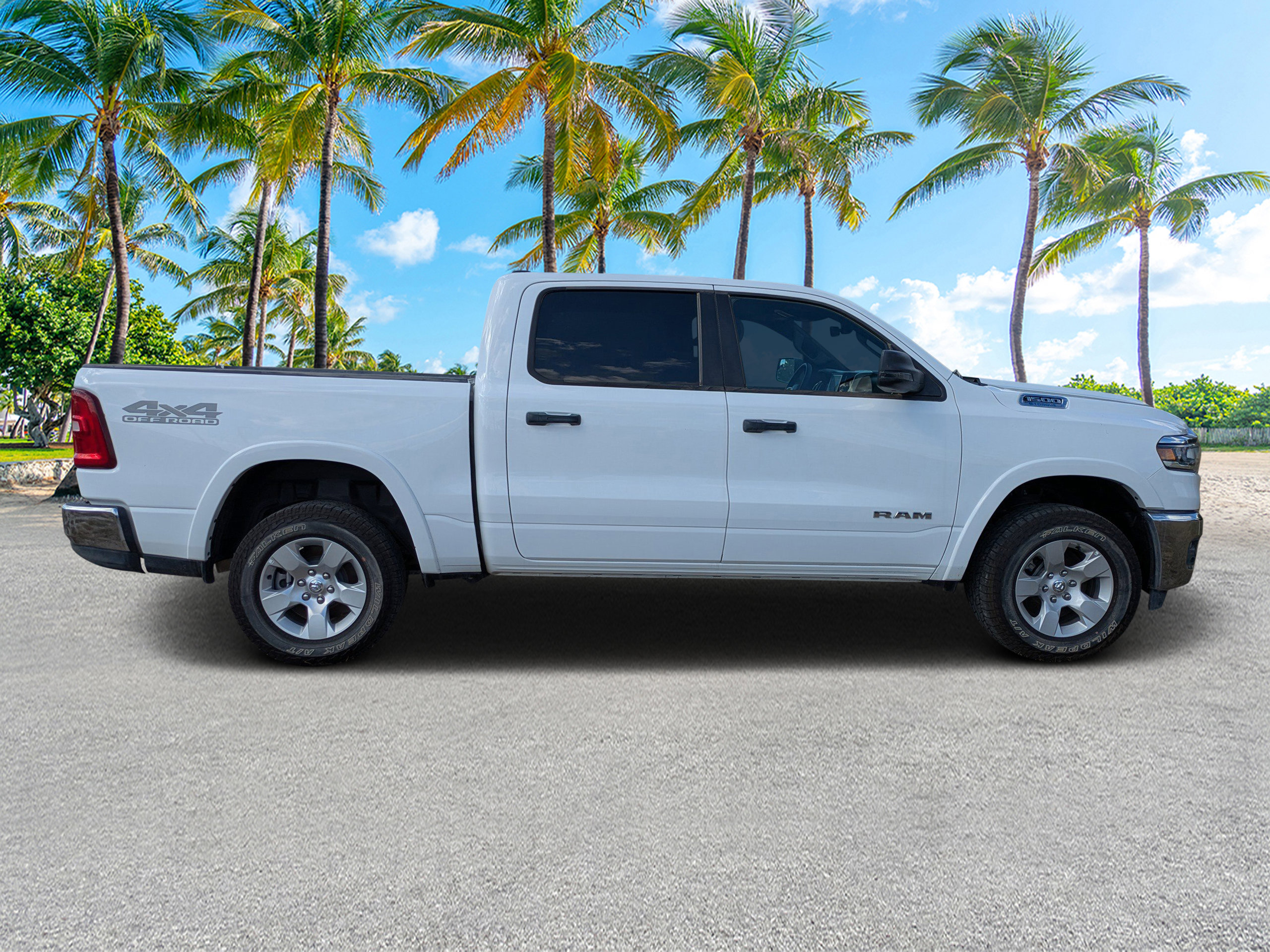 Used 2025 RAM 1500 Big Horn AWD/4WD image 2