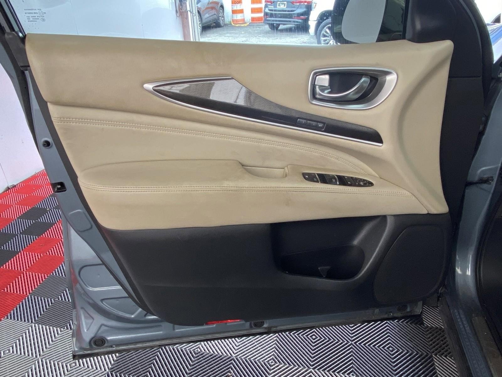 Used 2017 INFINITI QX60 AWD w/ Premium Plus Package image 22