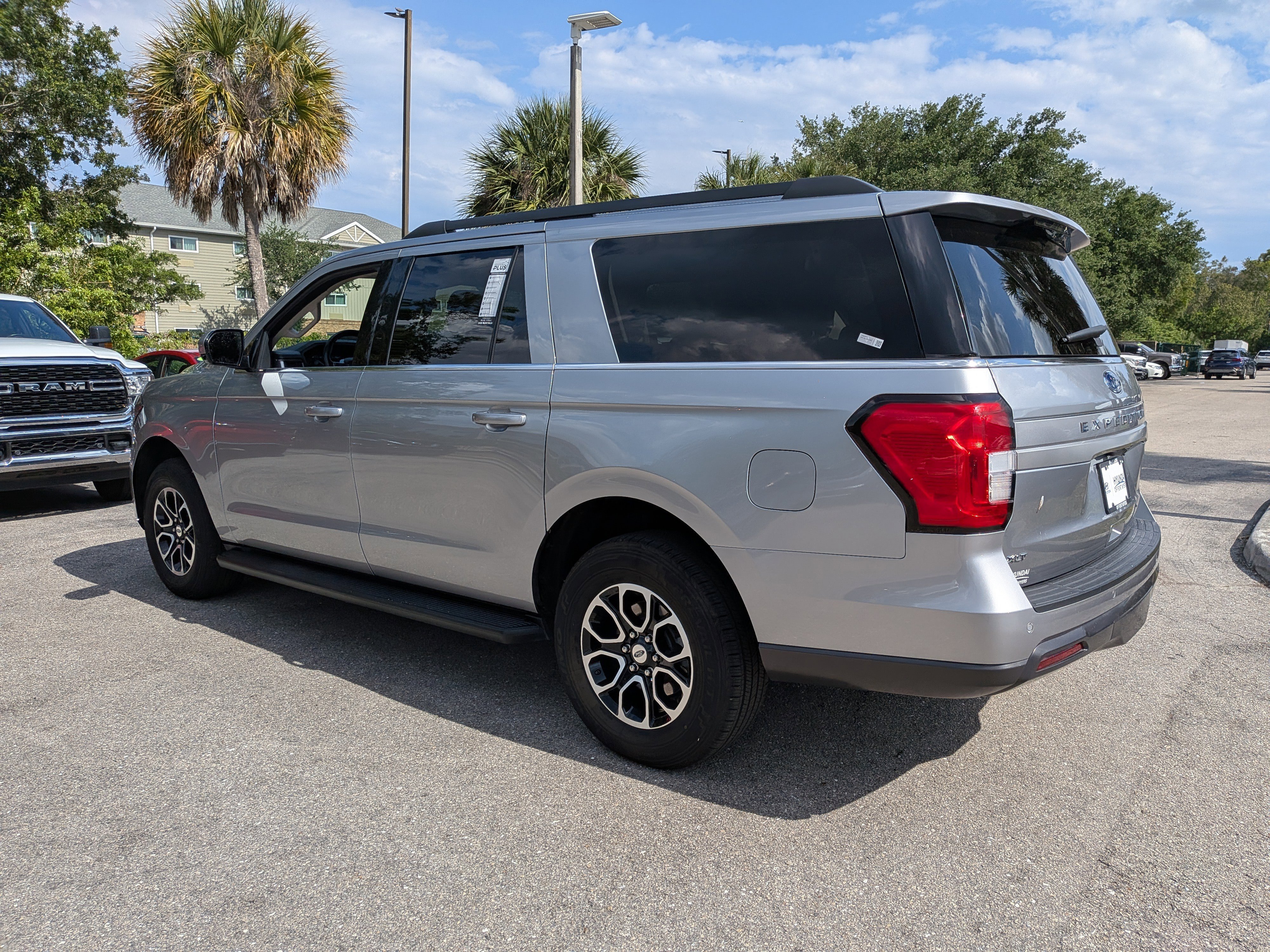 Used 2024 Ford Expedition Max XLT RWD image 6