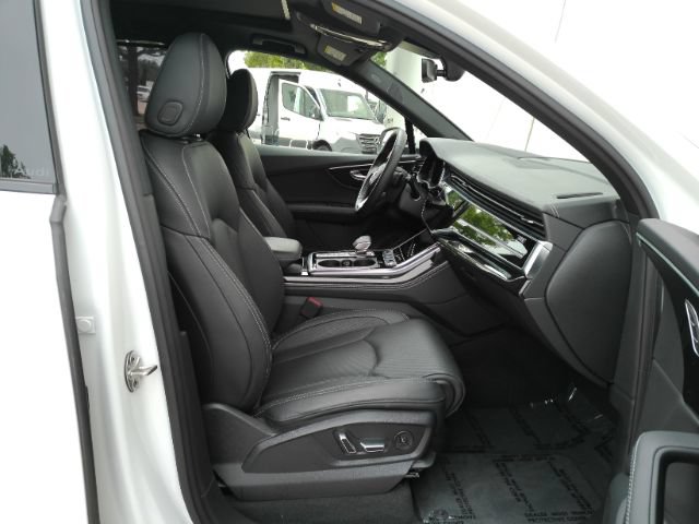 Used 2025 Audi Q7 3.0T Prestige w/ Prestige Package AWD/4WD image 23