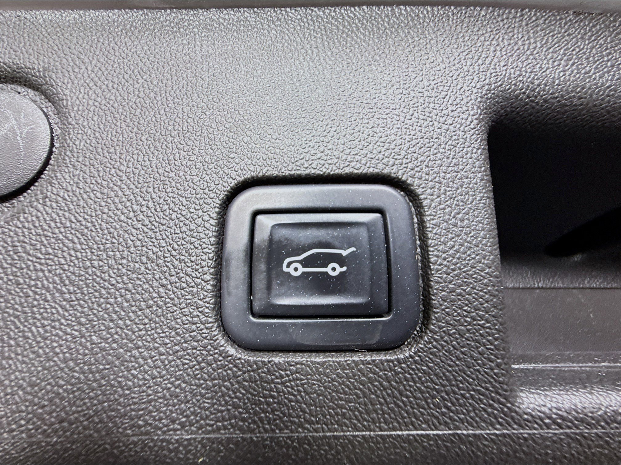 Used 2022 Chevrolet Equinox LT w/ Driver Convenience Package image 41