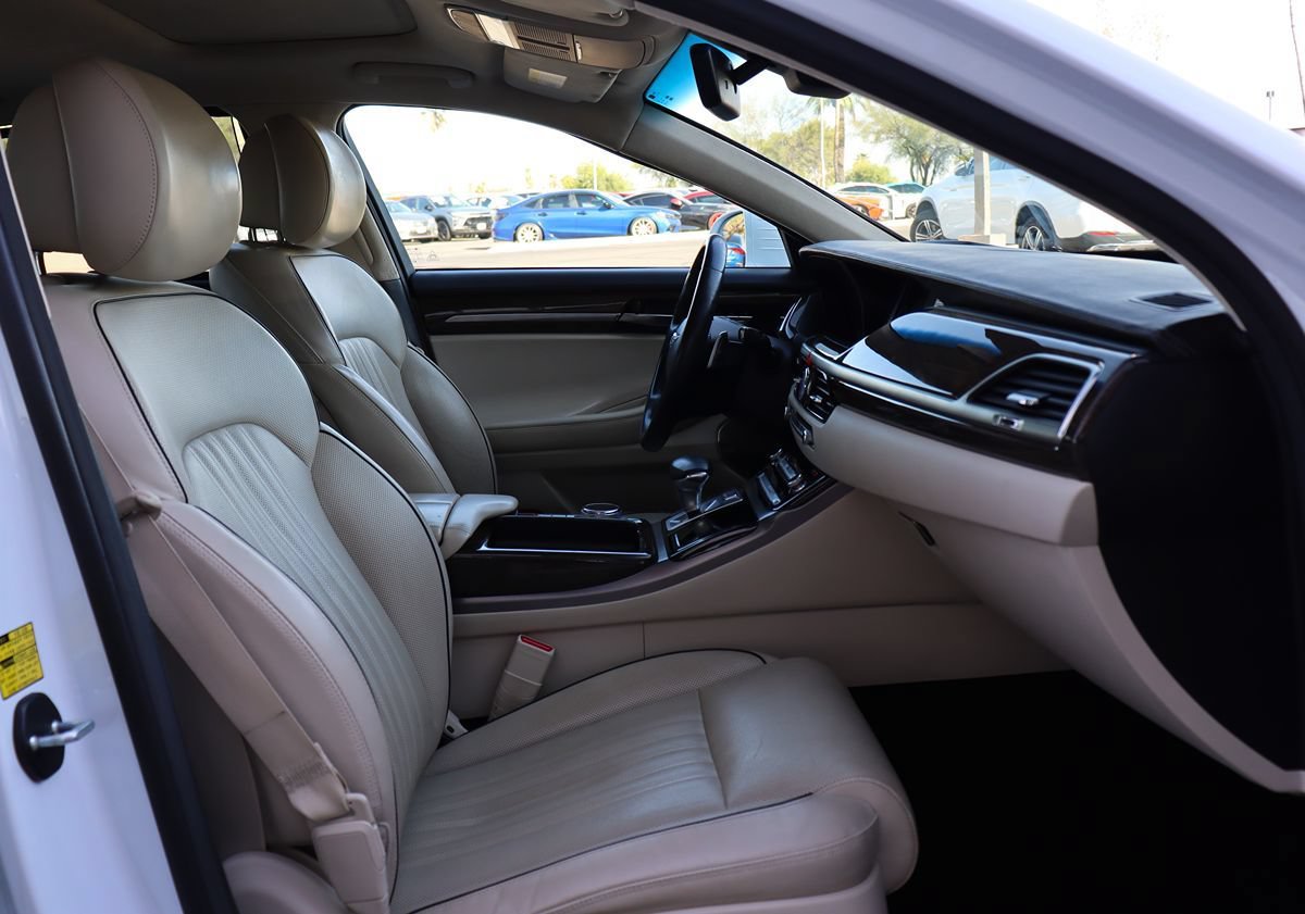 Used 2017 Genesis G90 3.3T Premium RWD image 37