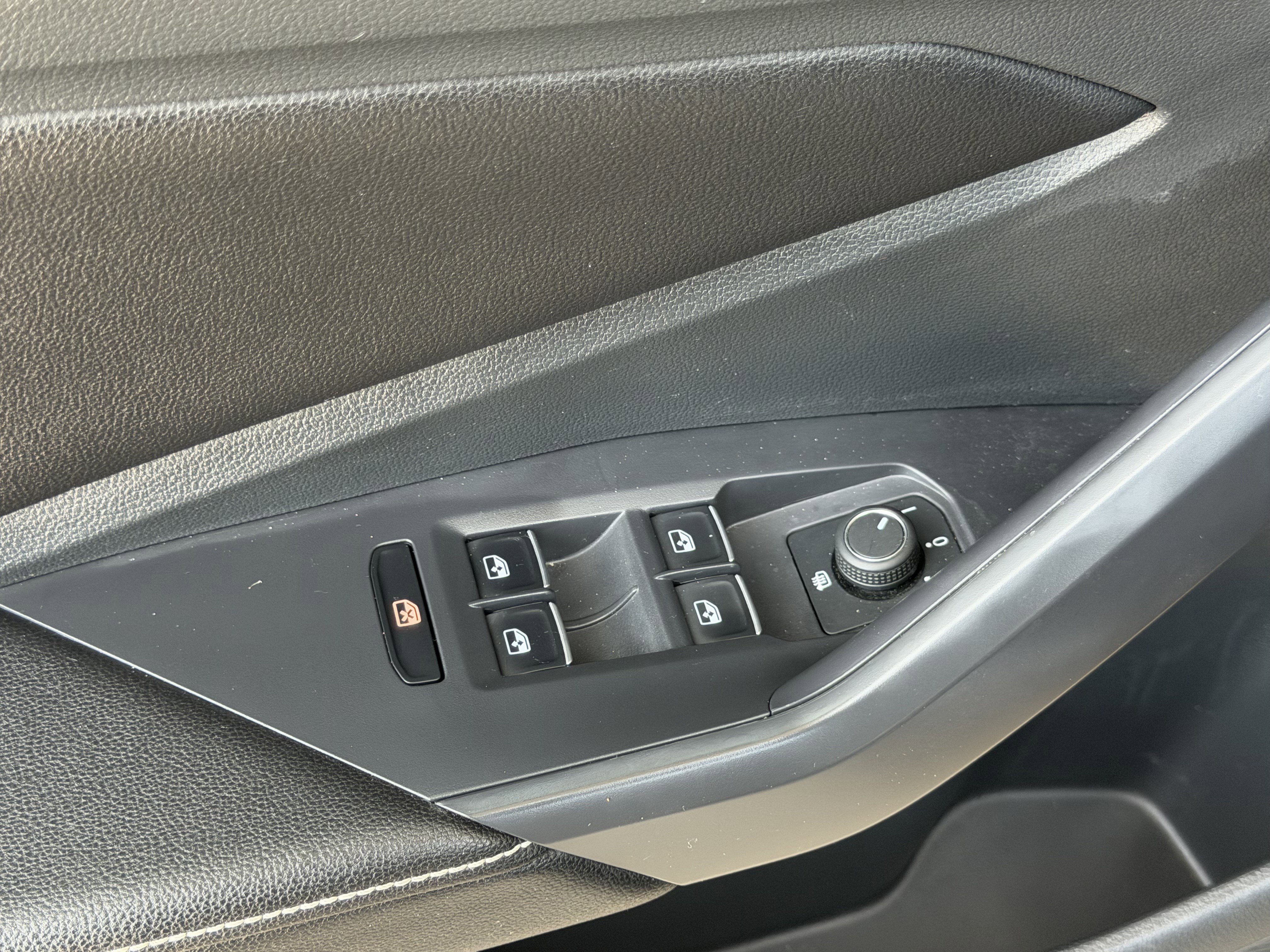 Used 2025 Volkswagen Jetta Sport FWD image 25