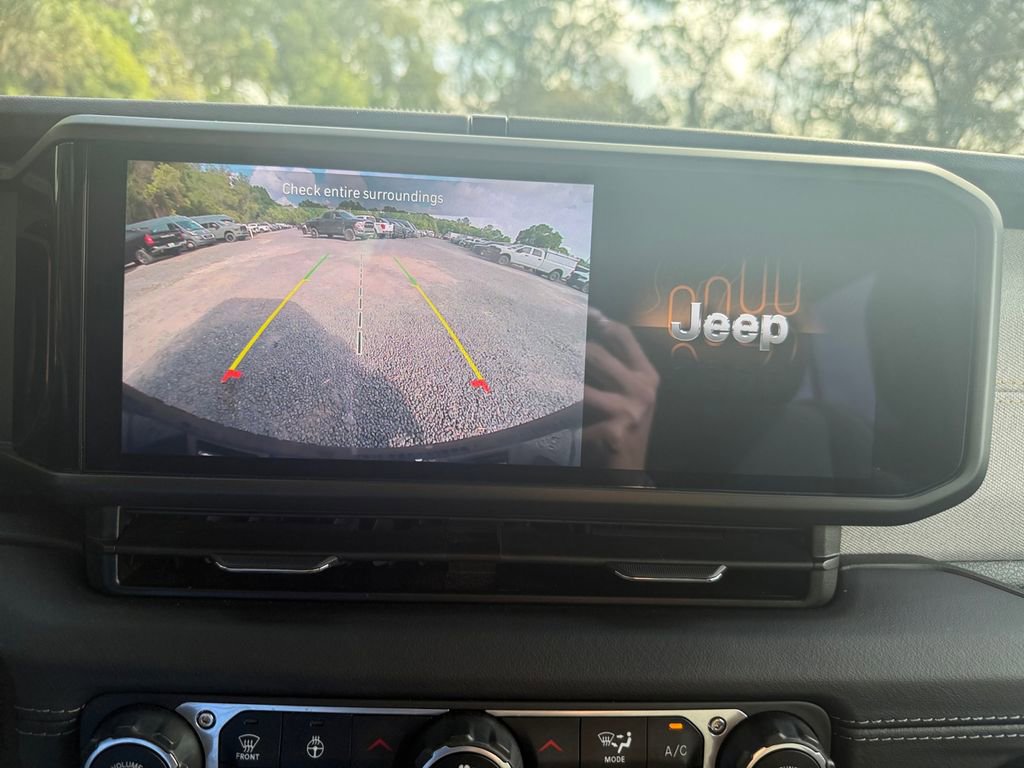 Certified 2025 Jeep Wrangler Unlimited Sahara w/ Safety Group image 32