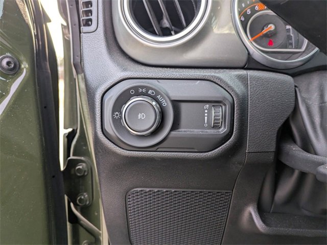 Used 2023 Jeep Wrangler Sahara w/ Cold Weather Group image 15