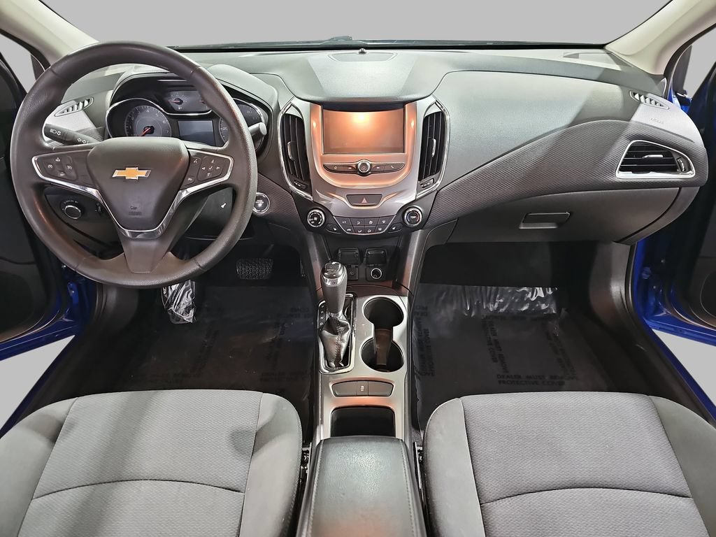 Certified 2018 Chevrolet Cruze LT w/ LT Convenience Package FWD image 11