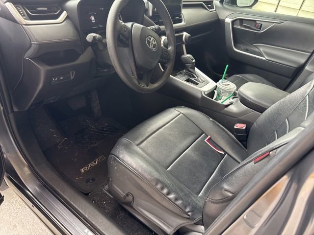 Used 2023 Toyota RAV4 LE image 17