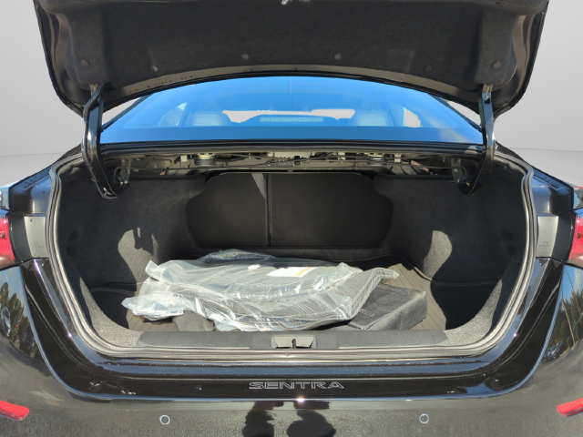 Certified 2025 Nissan Sentra SR w/ SR Premium Package FWD image 15