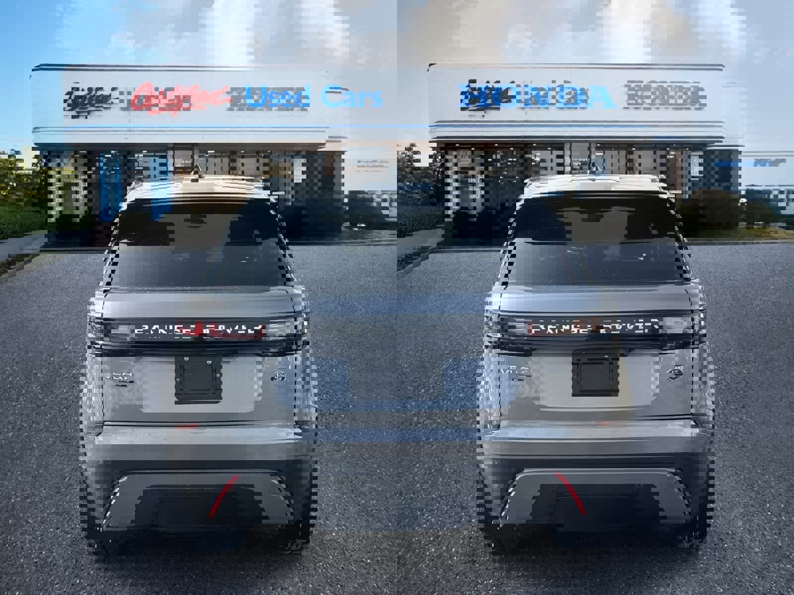 Used 2020 Land Rover Range Rover Velar S image 4