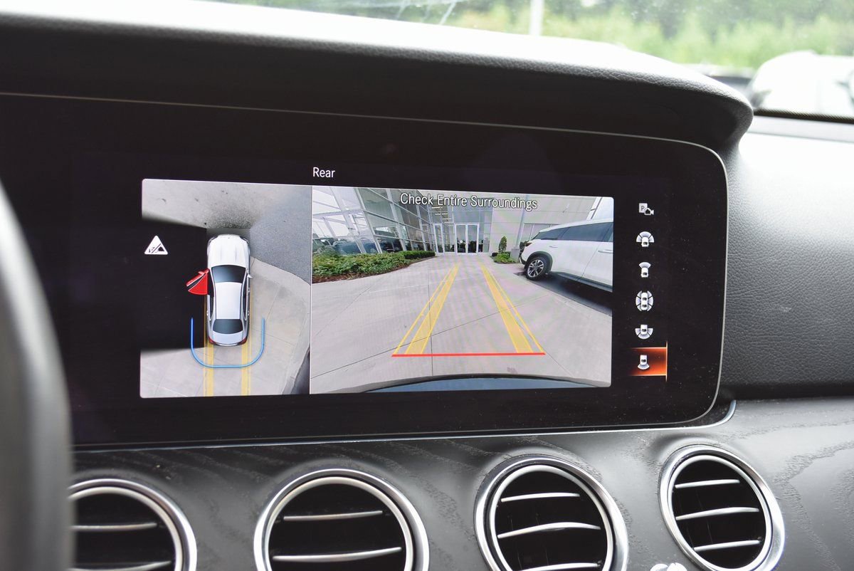 Used 2022 Mercedes-Benz E 350 Sedan w/ AMG Line Exterior image 22