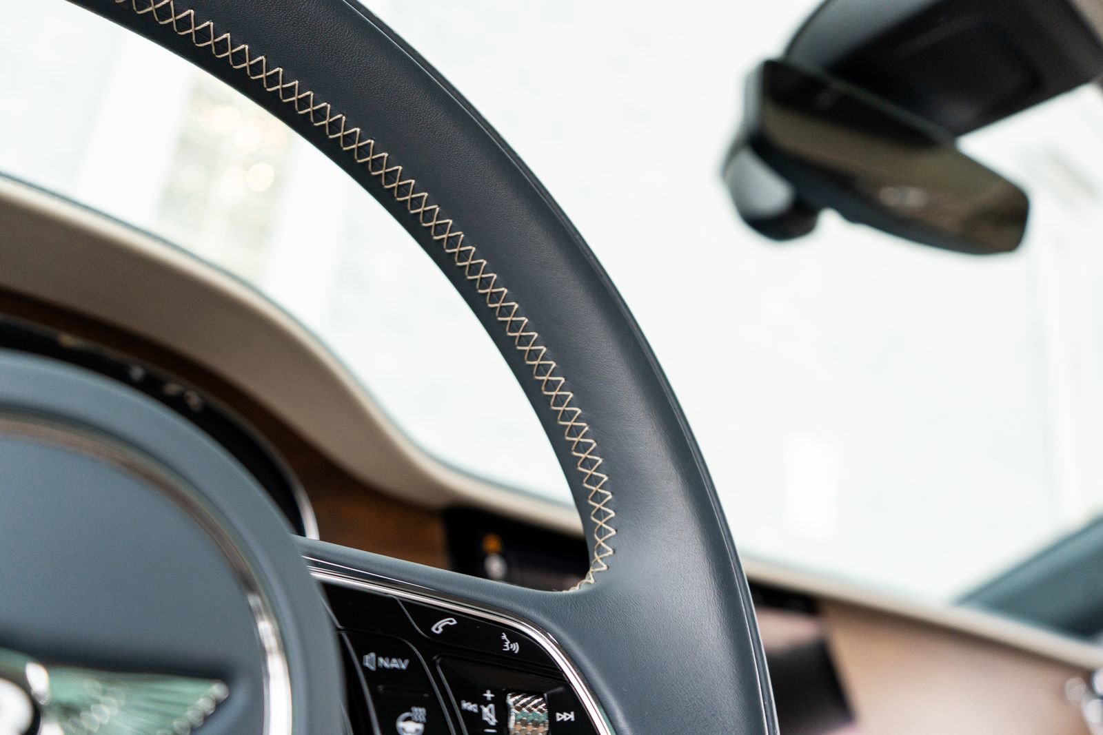 Used 2024 Bentley Continental GT image 33