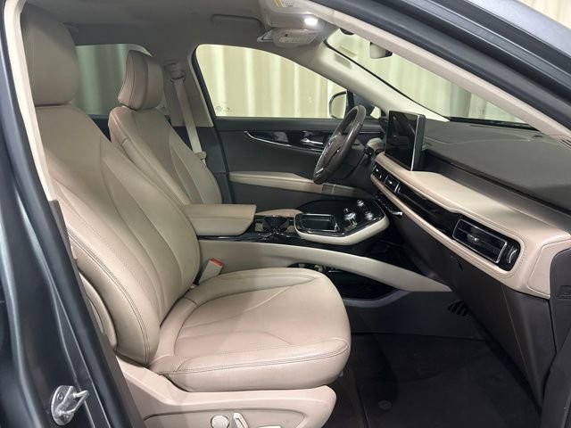 Certified 2023 Lincoln Nautilus AWD w/ Premium Package image 28