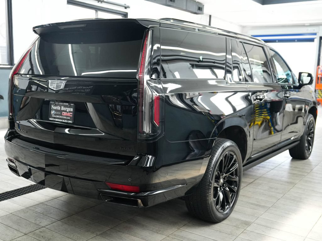Used 2023 Cadillac Escalade ESV Sport w/ LPO, ONYX Package AWD/4WD image 8
