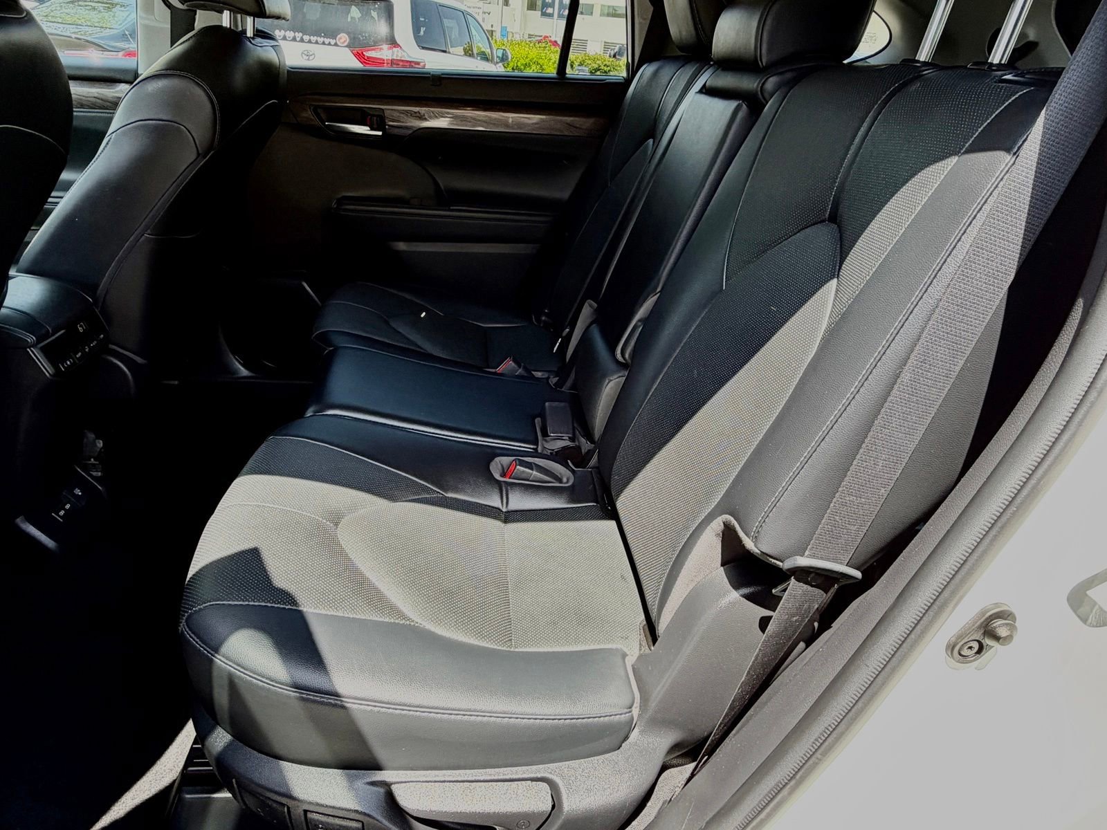 Used 2022 Toyota Highlander Limited AWD/4WD image 38