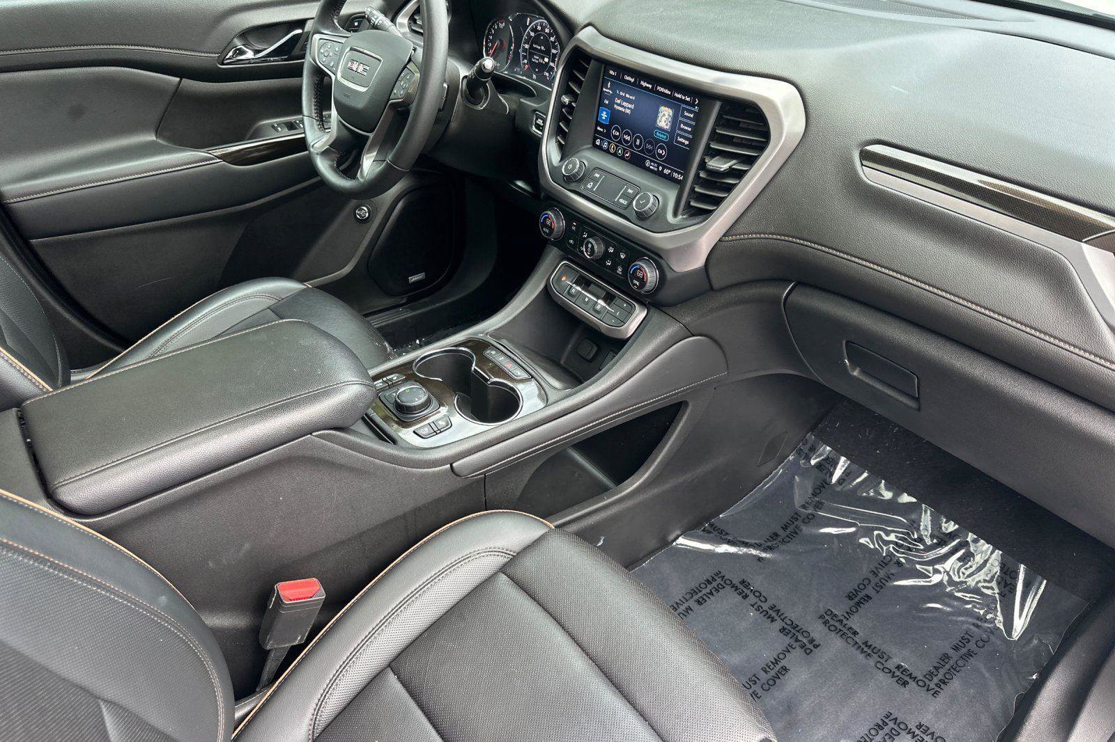 Used 2022 GMC Acadia AT4 w/ Technology Package image 16