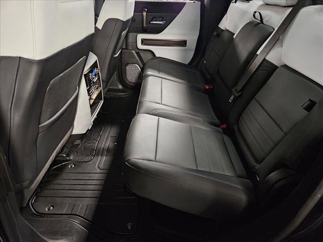 Used 2025 GMC Hummer EV 2X image 17