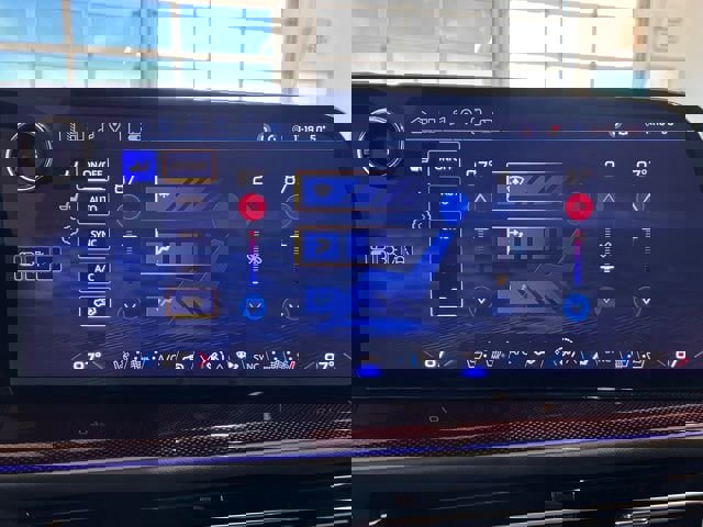 Used 2024 Chevrolet Traverse RS w/ LPO, Floor Liner Package image 33