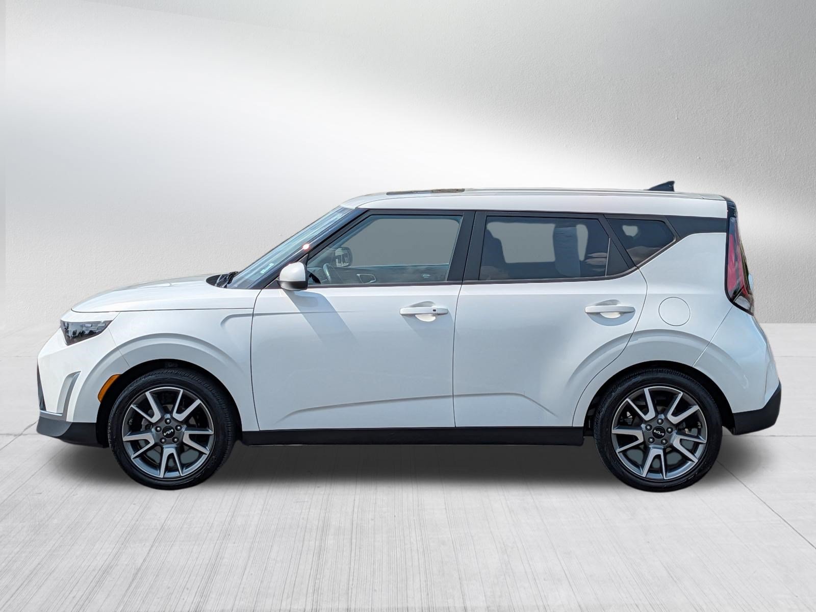 Certified 2024 Kia Soul EX w/ Option Group 015 FWD image 4