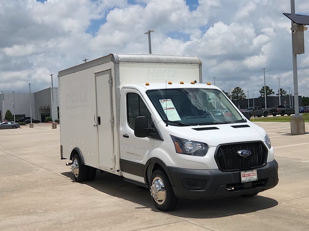 Used 2022 Ford Transit 350 DRW RWD image 3