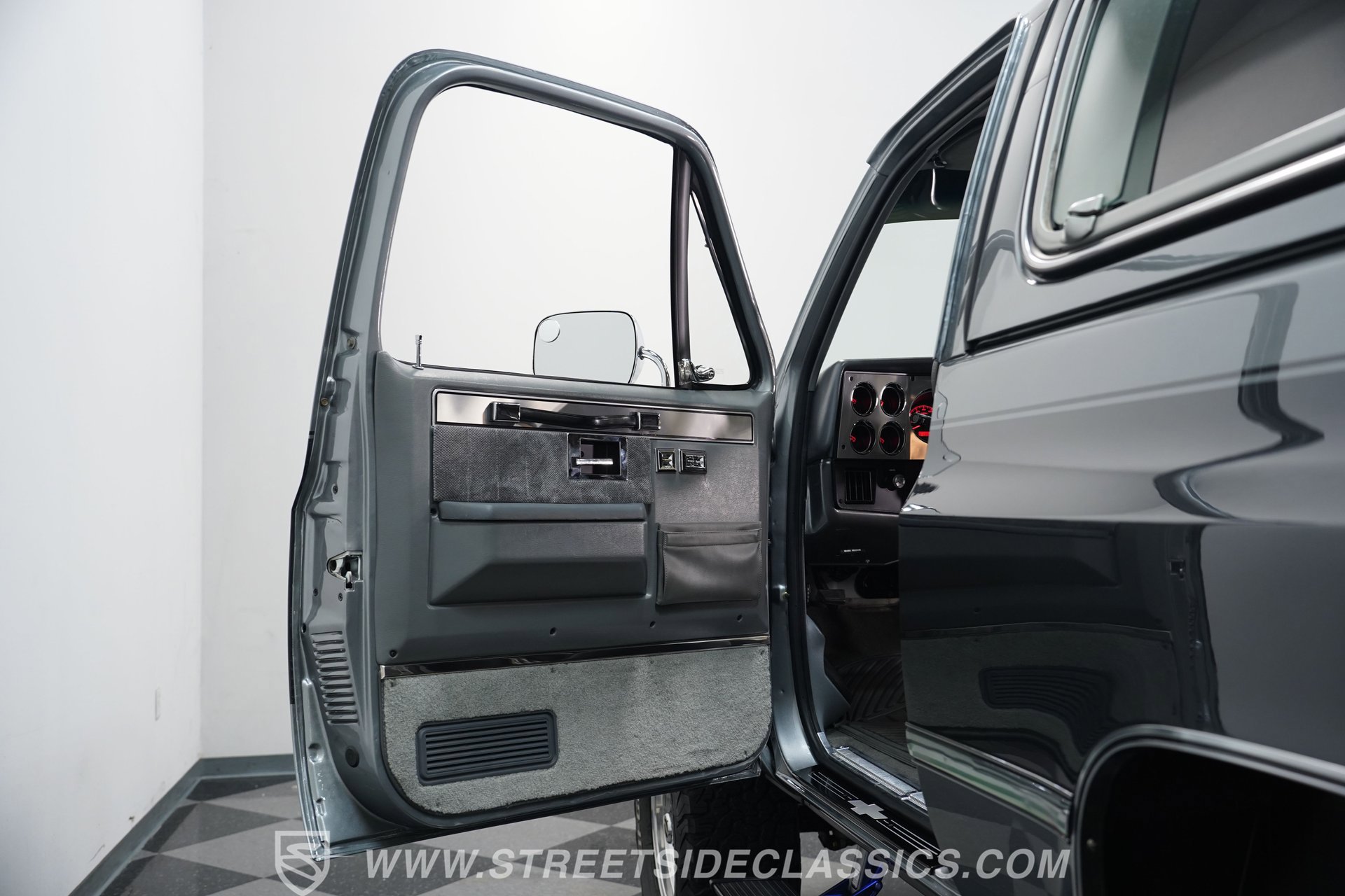 Used 1987 Chevrolet Blazer 4WD image 35