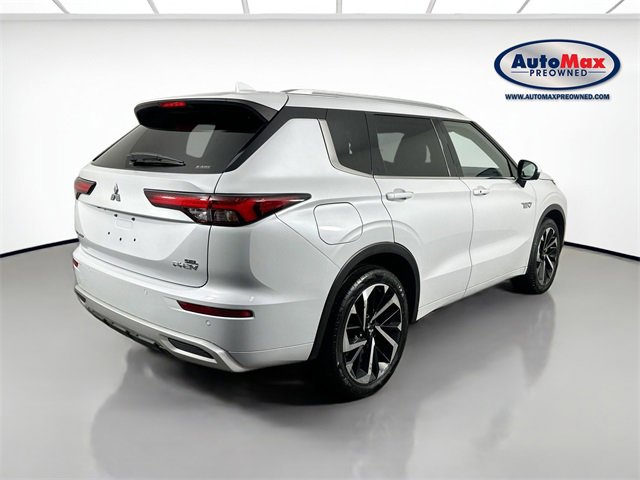 Used 2023 Mitsubishi Outlander SEL image 2