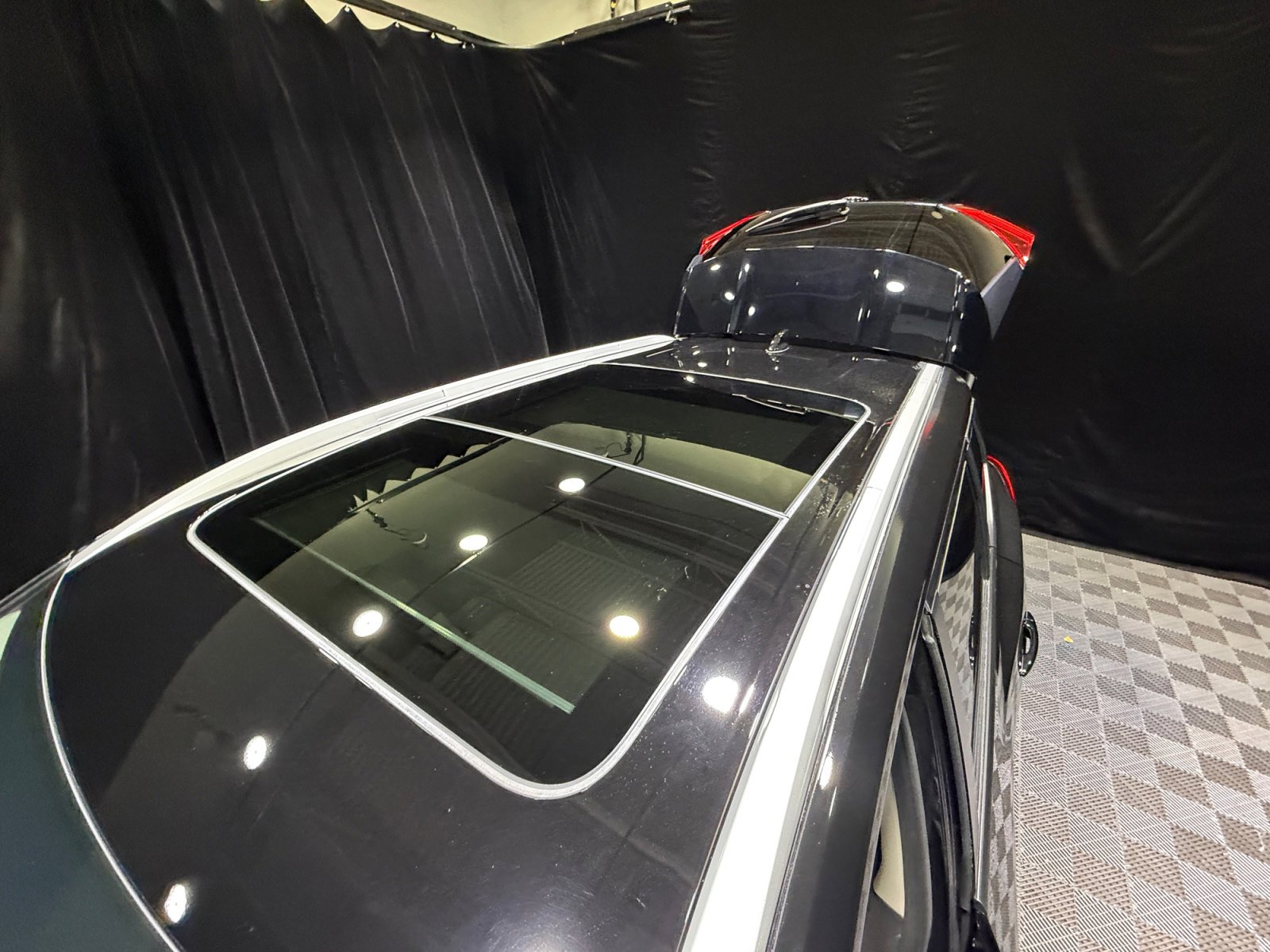 Used 2025 Nissan Rogue SV w/ SV Premium Package image 33