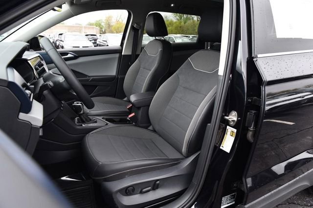 Certified 2023 Volkswagen Taos SE w/ Panoramic Sunroof Package image 18