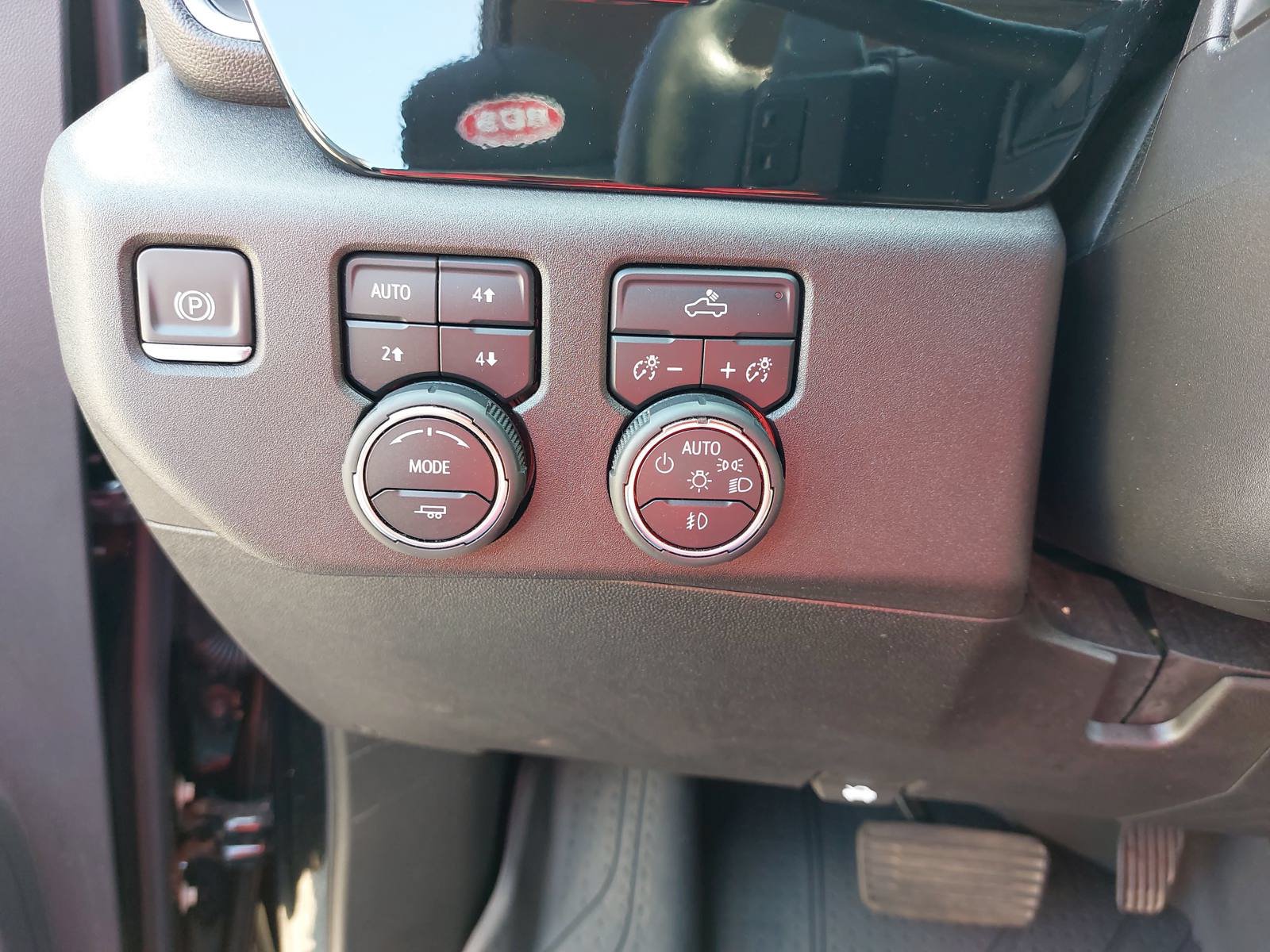 Used 2024 Chevrolet Silverado 1500 RST w/ Convenience Package II AWD/4WD image 28