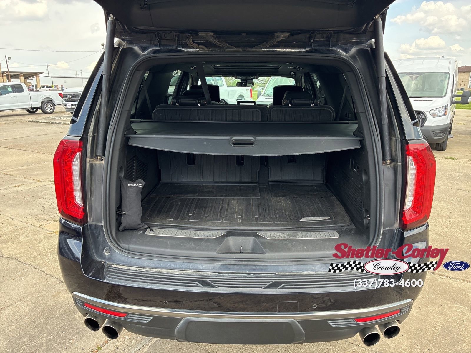 Used 2023 GMC Yukon XL AT4 w/ AT4 Premium Plus Package image 18