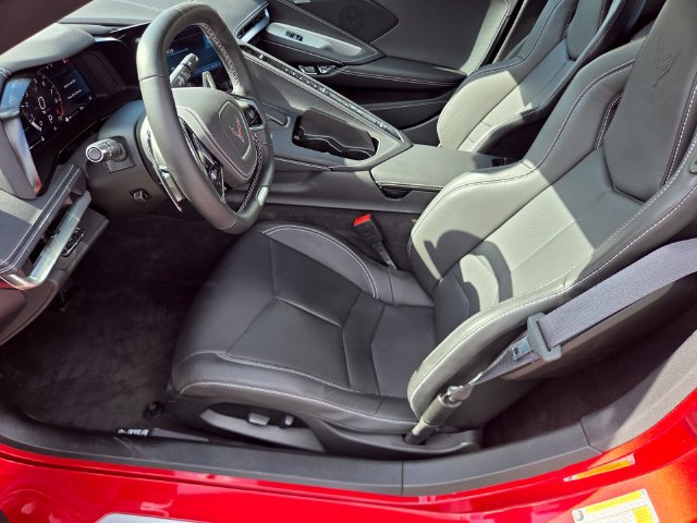 Used 2025 Chevrolet Corvette Z06 RWD image 10