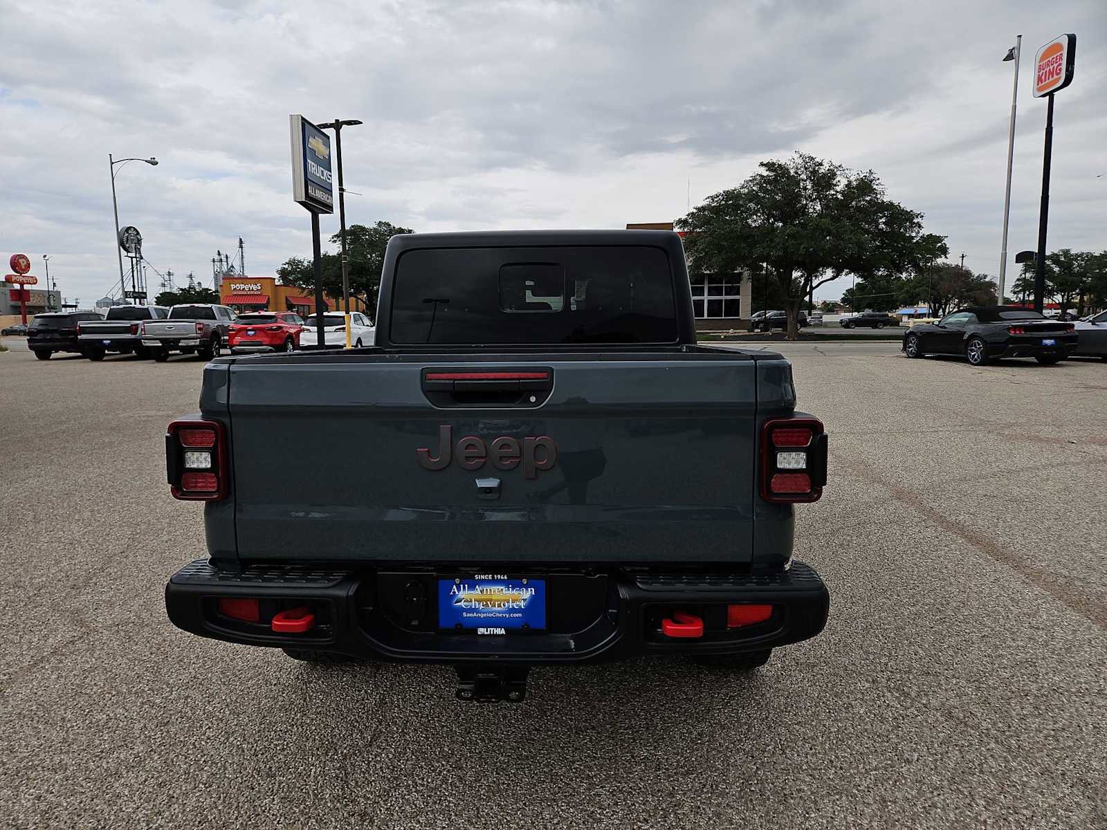 Used 2025 Jeep Gladiator Rubicon w/ Convenience Group AWD/4WD image 7