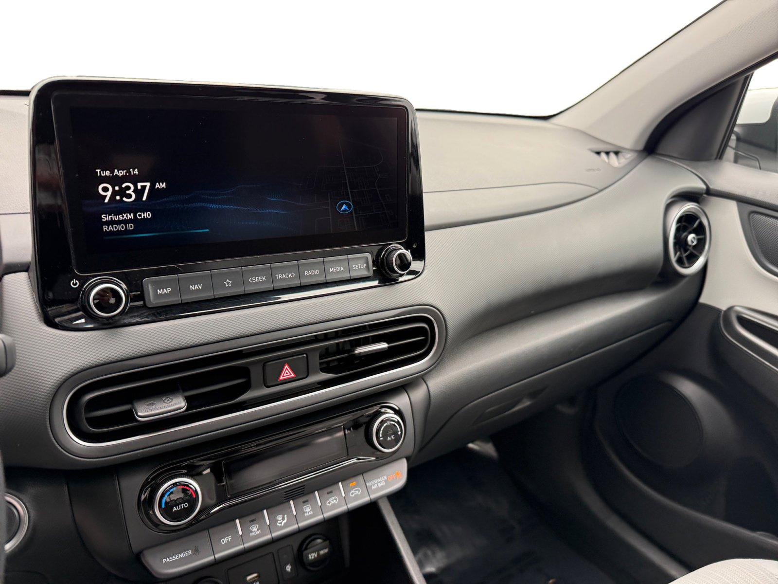 Certified 2023 Hyundai Kona SEL w/ Convenience Package image 12