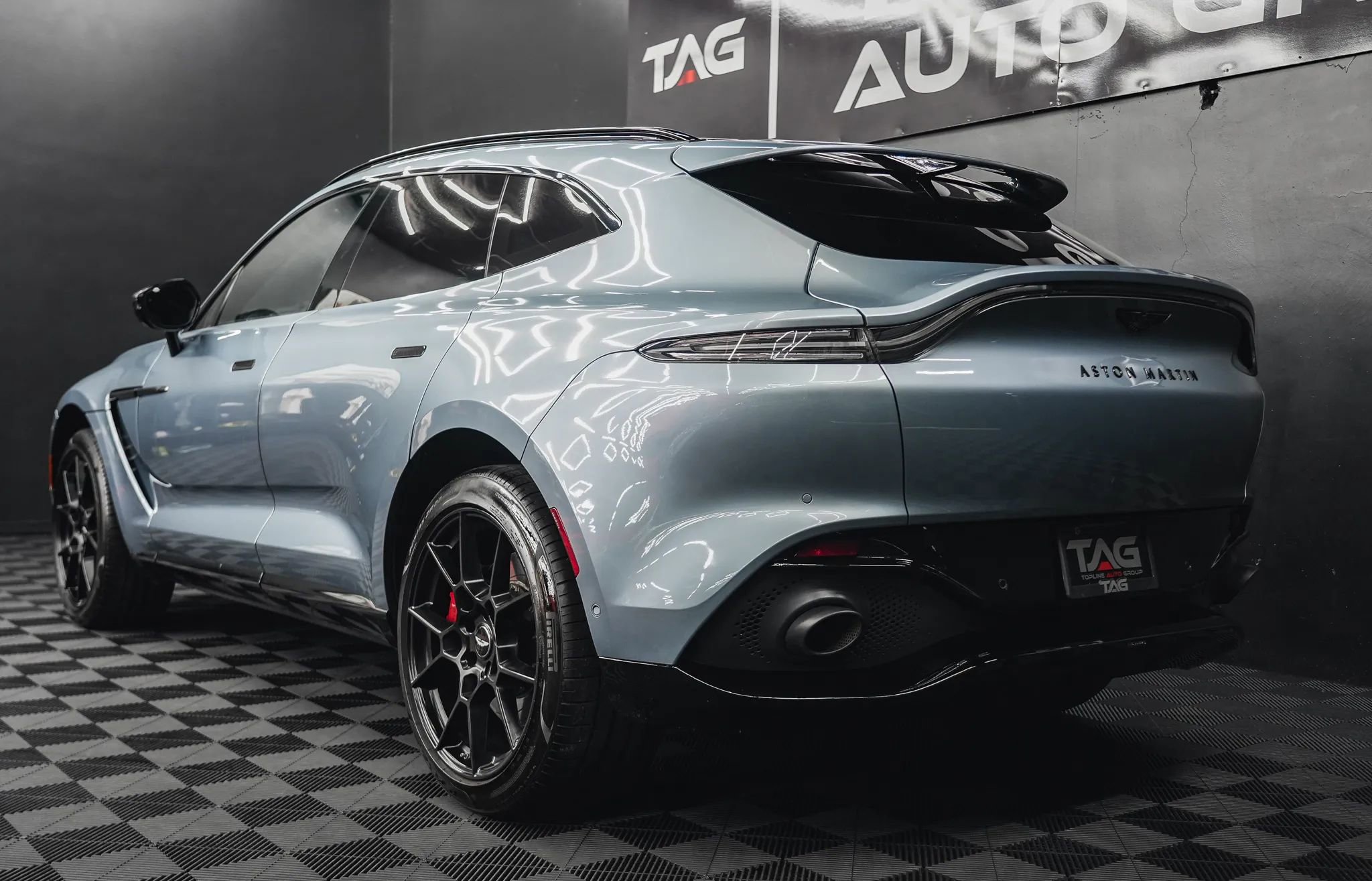Used 2021 Aston Martin DBX AWD/4WD image 34