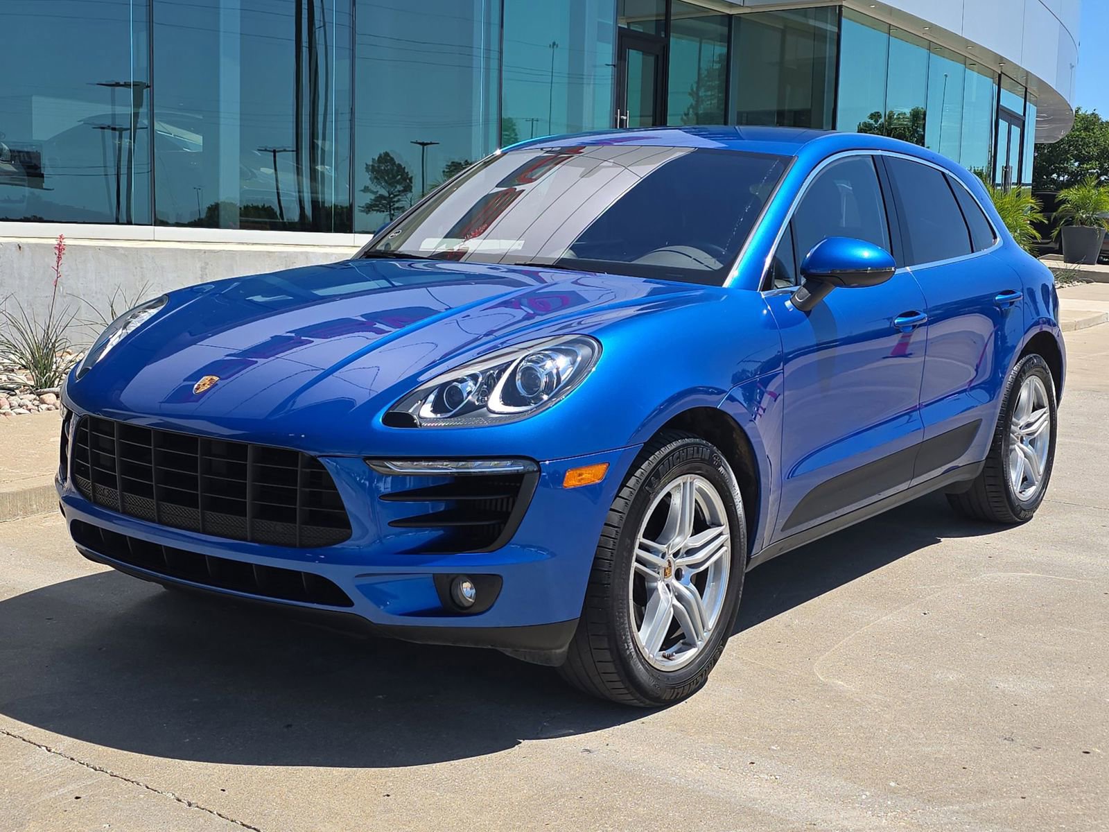Used 2018 Porsche Macan S AWD/4WD image 1