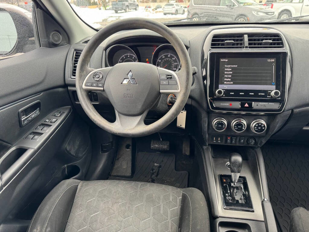 Used 2020 Mitsubishi Outlander Sport SE image 4