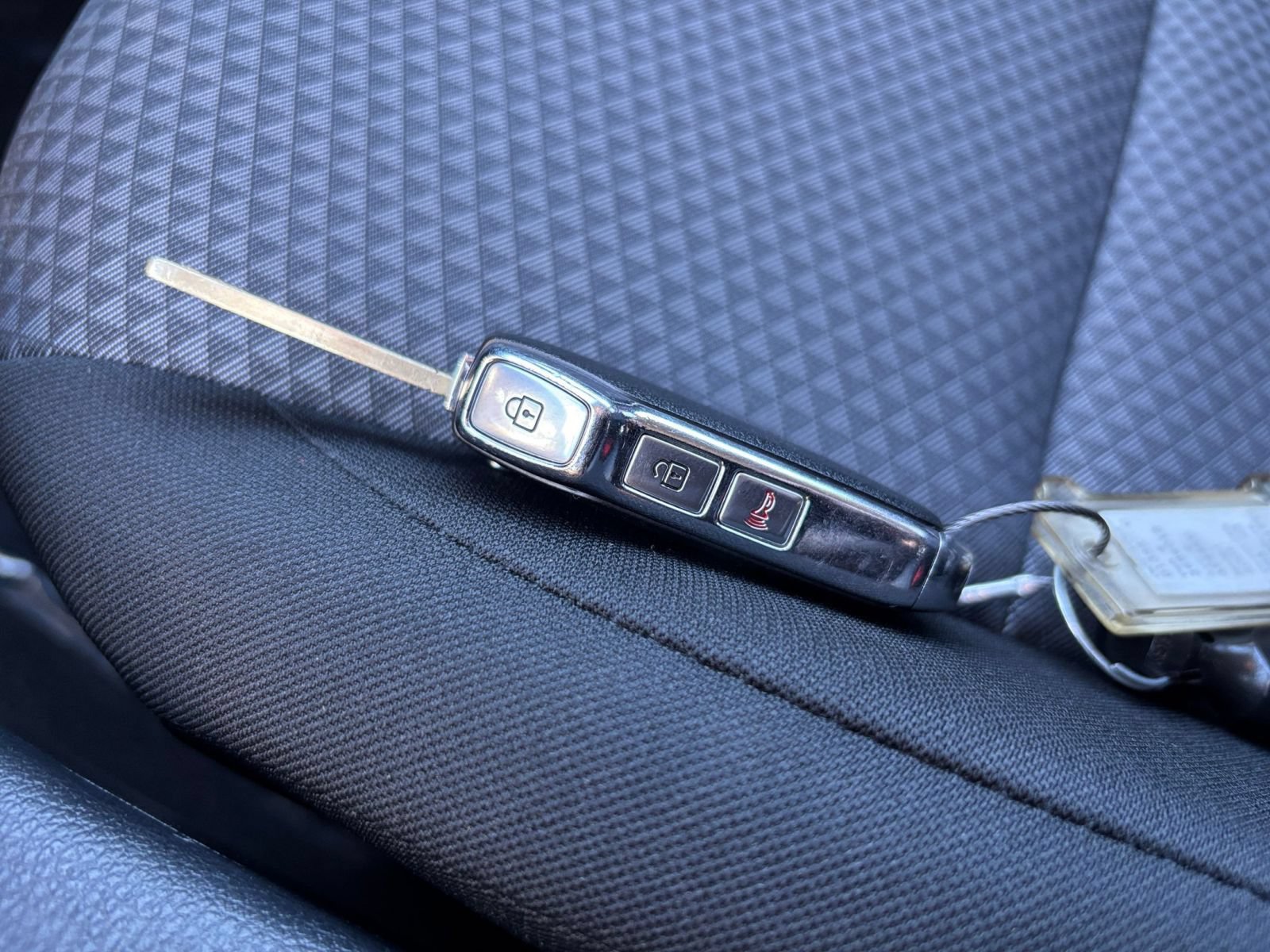 Used 2025 Kia Soul LX w/ LX Technology Package FWD image 21
