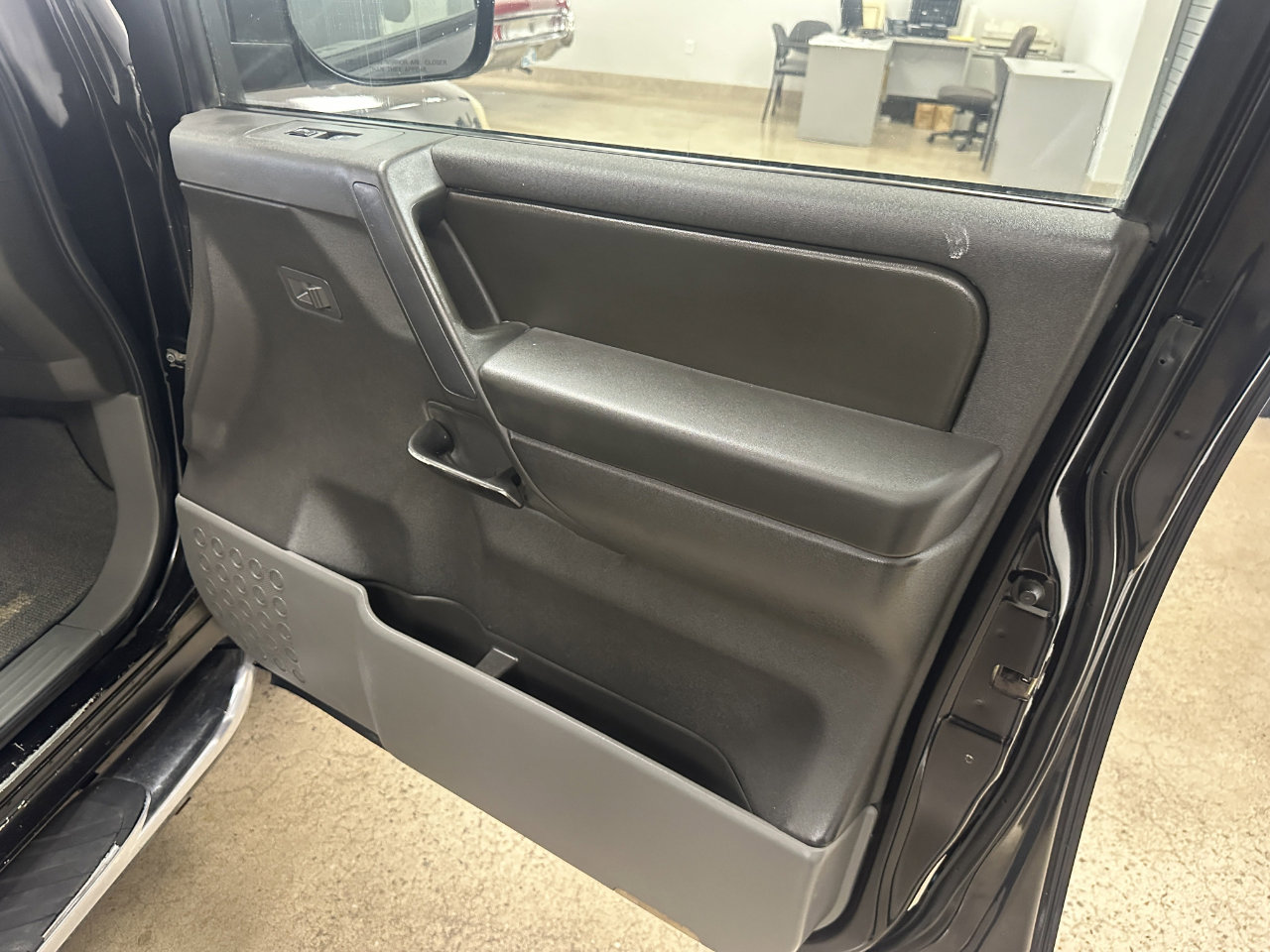 Used 2007 Nissan Titan SE image 51